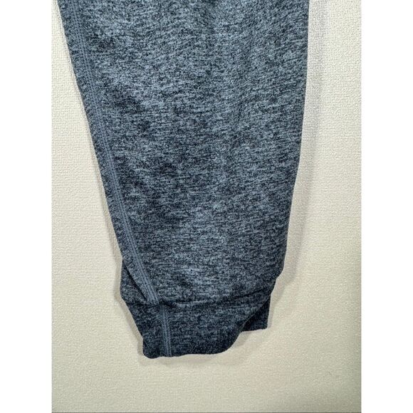 Vuori Crop Joggers *size tag missing - Picture 4 of 8